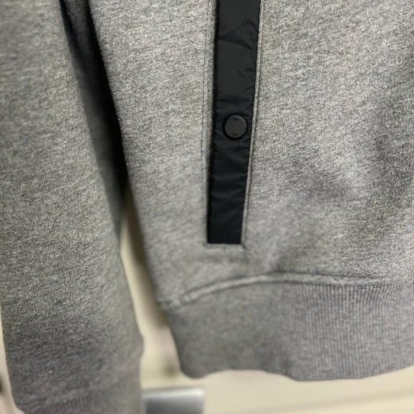 Tommy Hilfiger Men's Black and Gray Zip-Up jacket in size S - Picture 5 of 12